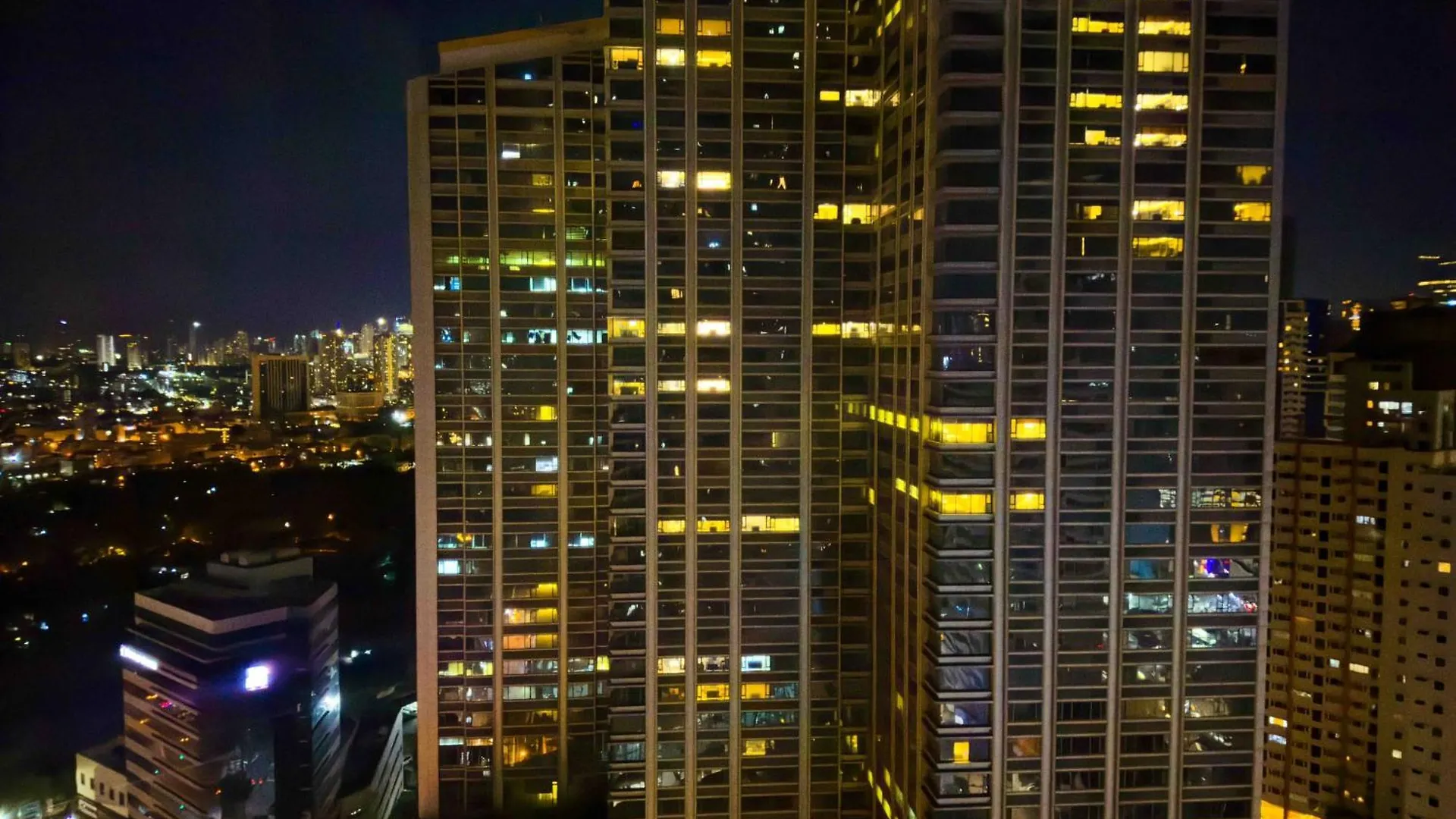 1Br Makati, Air Residences M002 Manila 0*,  Philippines