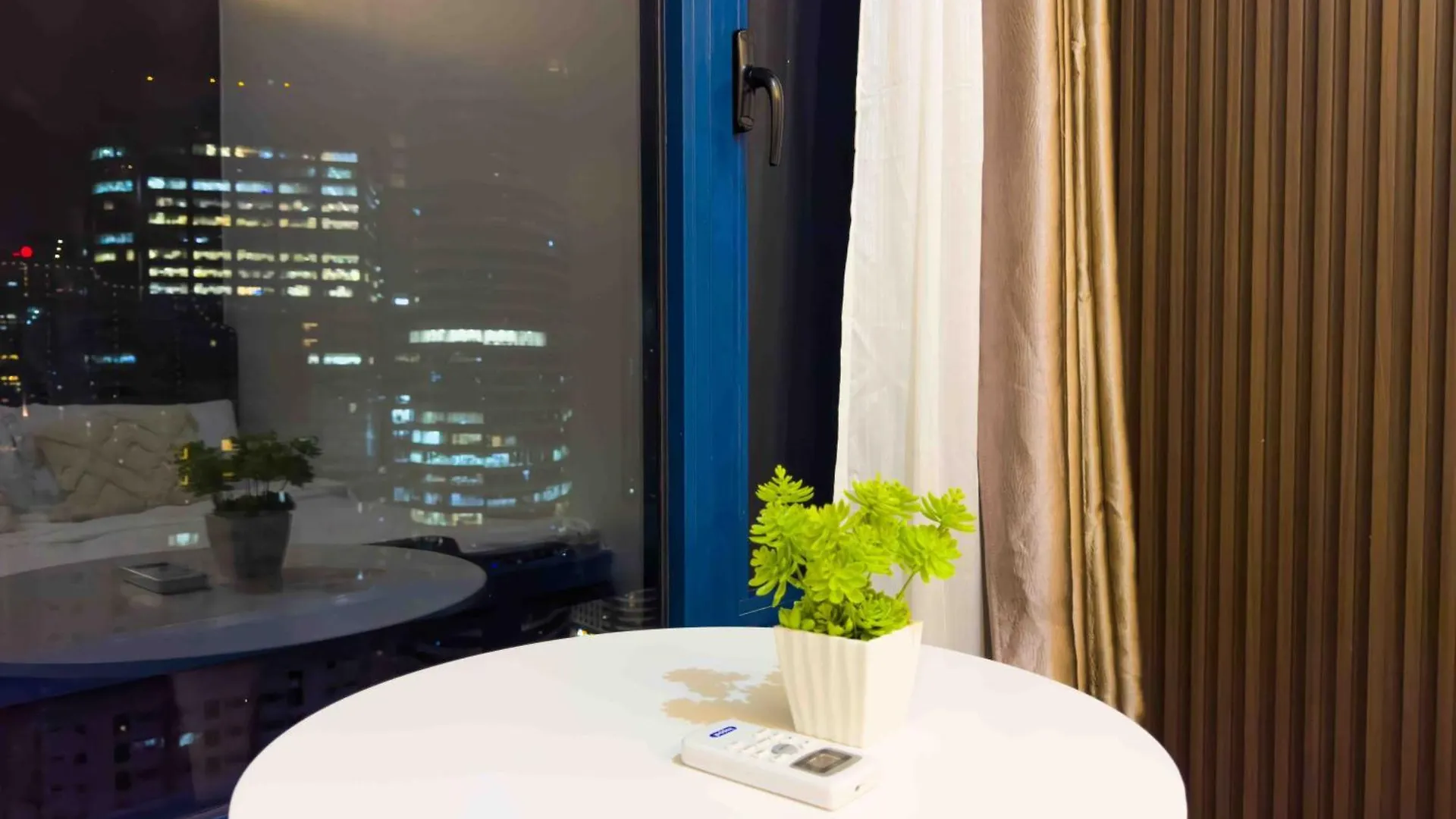 1Br Makati, Air Residences M002 Manila Philippines