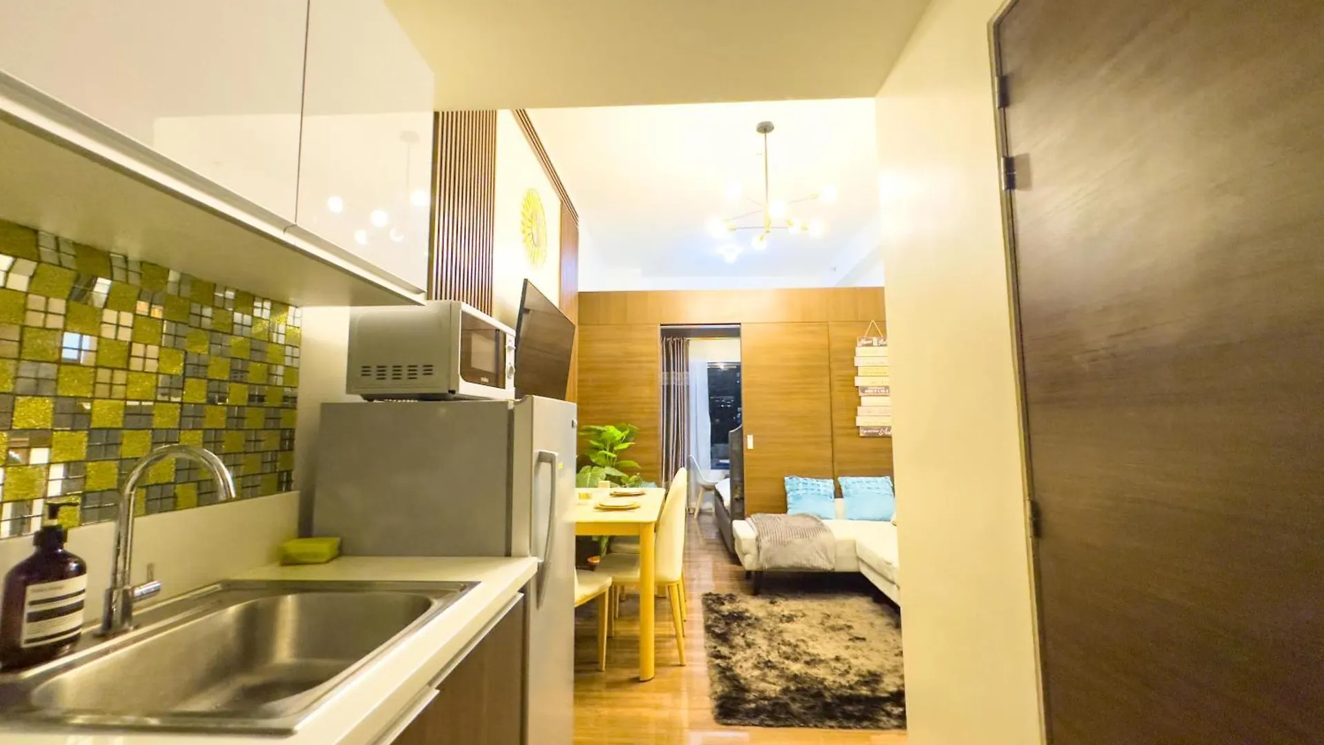 Apartment 1Br Makati, Air Residences M002 Manila