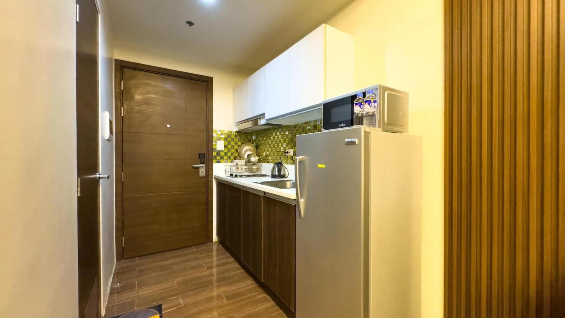 Apartment 1Br Makati, Air Residences M002 Manila